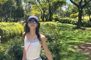 赵今麦紫色泳衣引爆全网？21岁童星身材焦虑背后的3000万少女困境