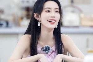 孟子义金色长裙惊艳成都，95后小花逆袭星途