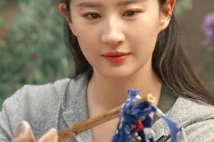 37岁刘亦菲惊艳亮相：健康美与松弛感的完美诠释