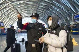 春运铁路民警坚守岗位：藏蓝身影守护万家团圆