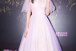 蒋梦婕粉色纱裙造型惊艳 演绎优雅公主风