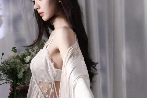 田曦薇：甜妹变维密超模，腹肌改写内娱审美