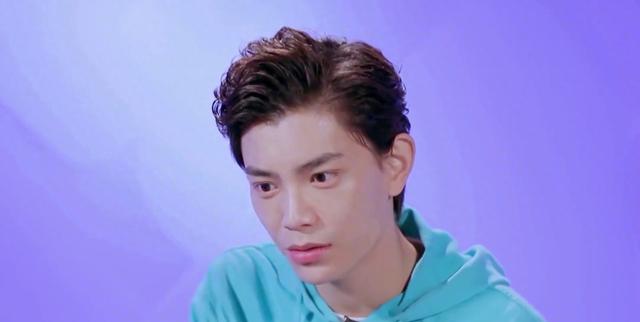 丁禹兮代言海报