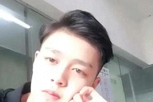 柯淳早年非主流照片曝光，颜值从小扛打
