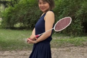贾玲43岁生日低调出街，身材保持良好引热议